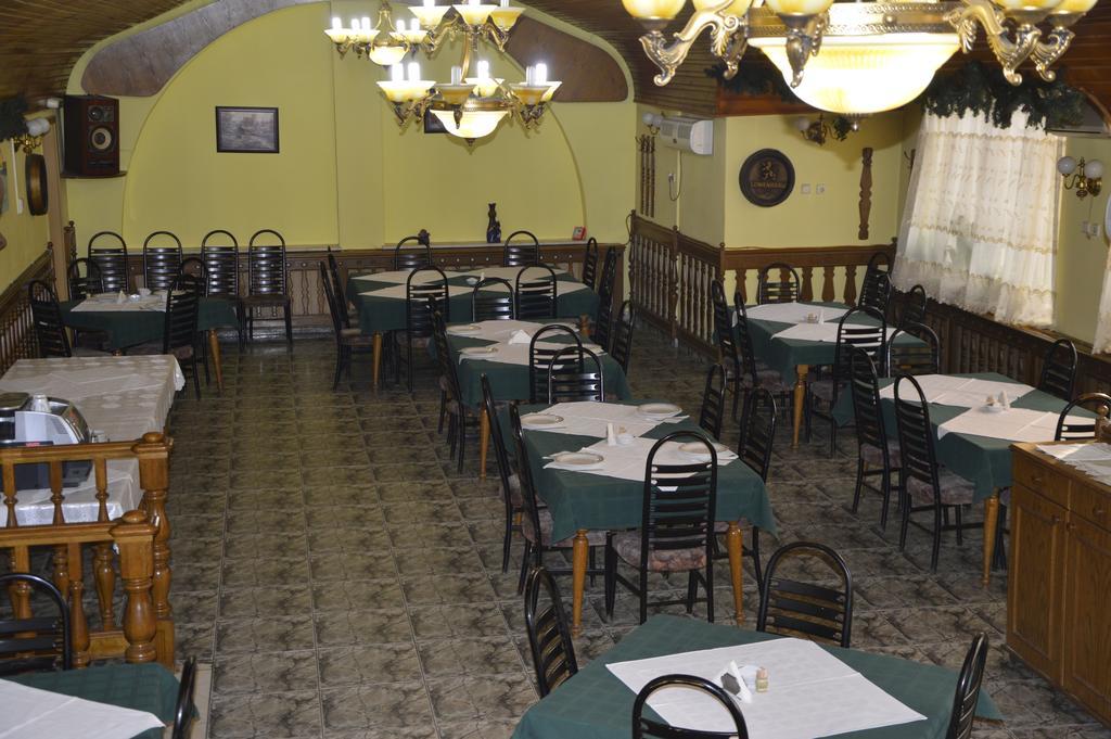 Motel Buti Sighetu Marmaţiei Exterior foto