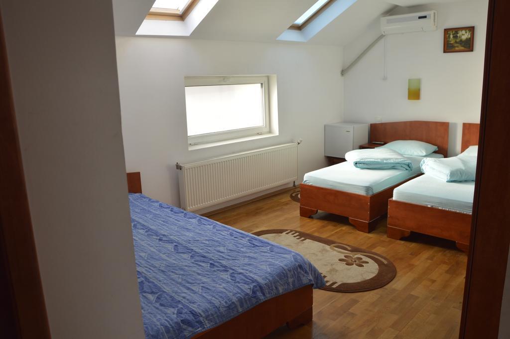 Motel Buti Sighetu Marmaţiei Quarto foto