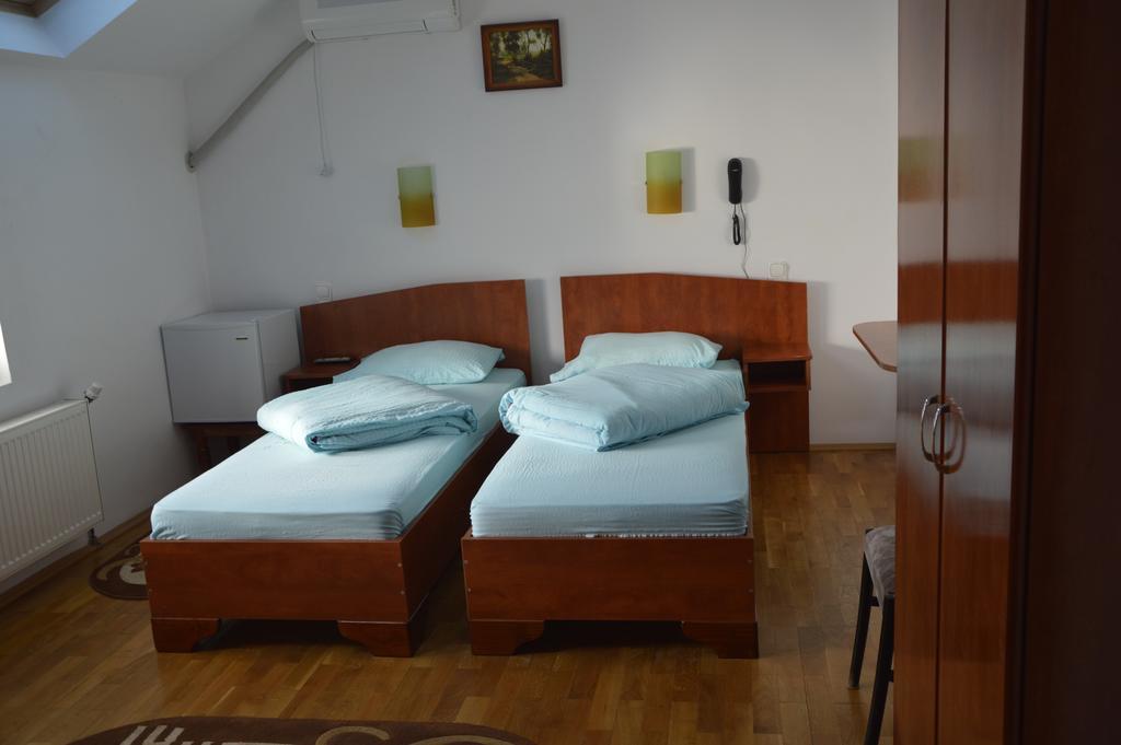 Motel Buti Sighetu Marmaţiei Quarto foto