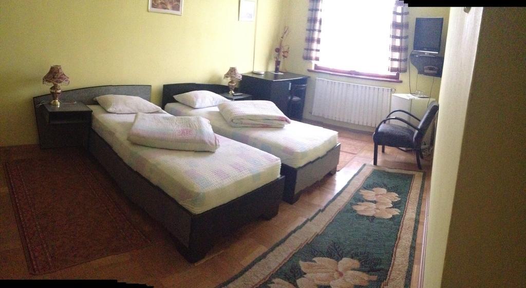 Motel Buti Sighetu Marmaţiei Quarto foto