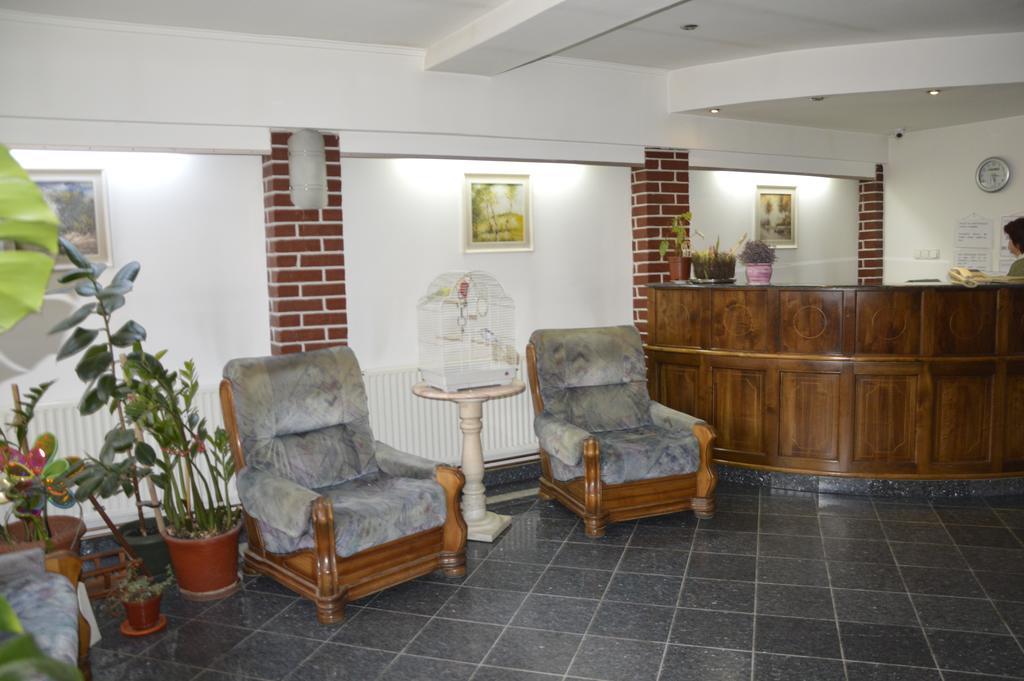 Motel Buti Sighetu Marmaţiei Exterior foto