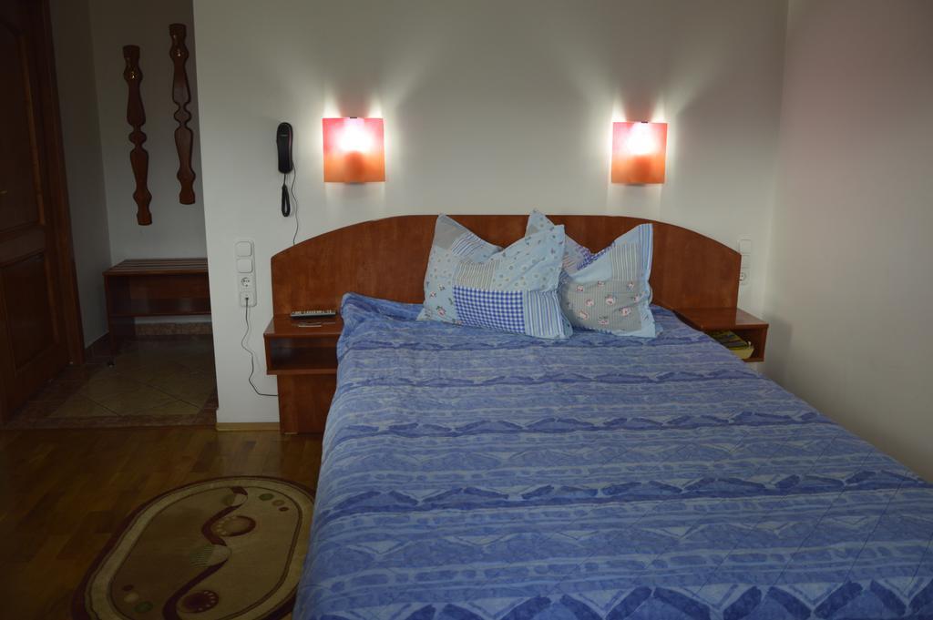Motel Buti Sighetu Marmaţiei Quarto foto