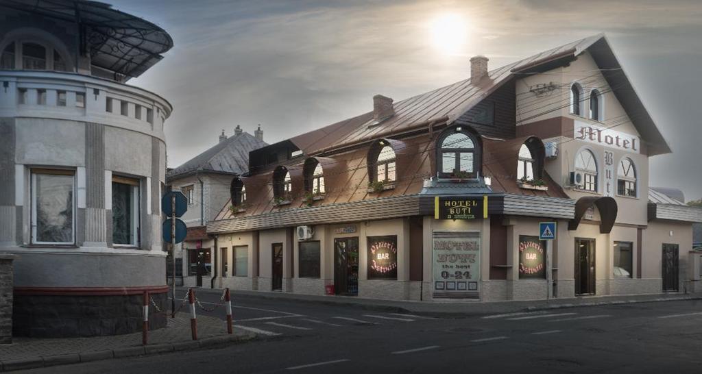 Motel Buti Sighetu Marmaţiei Exterior foto